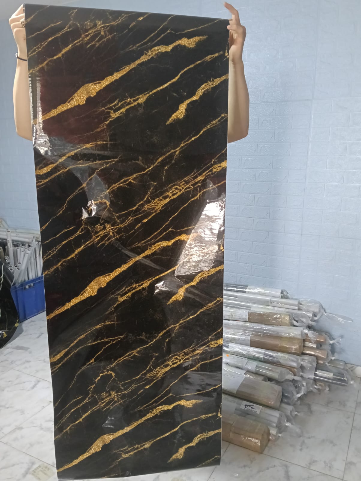 2 MT DE LARGO X 60 CM DE ANCHO PELICULA ADHESIVA TIPO MARMOL