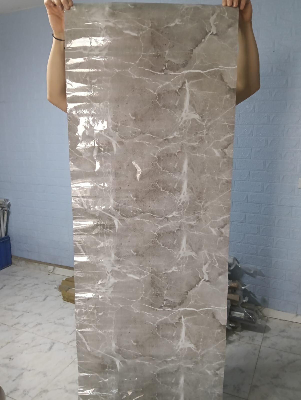 2 MT DE LARGO X 60 CM DE ANCHO PELICULA ADHESIVA TIPO MARMOL