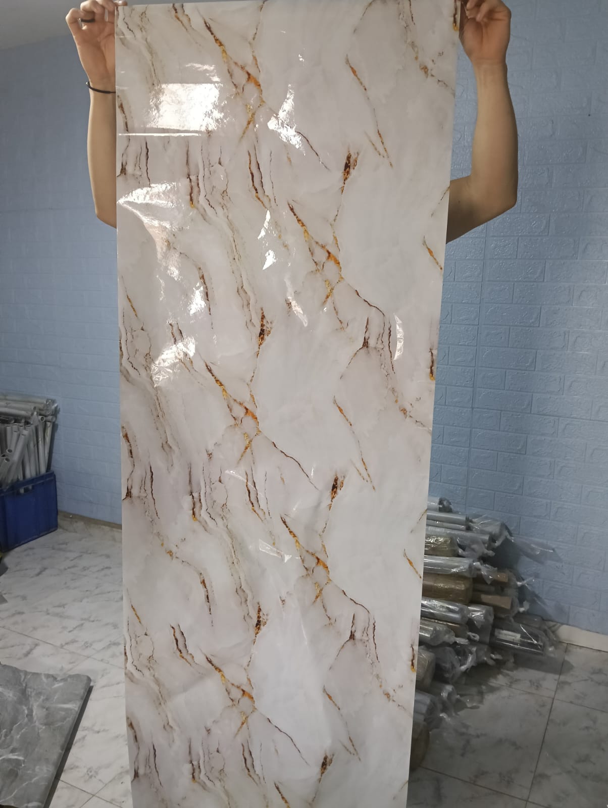 2 MT DE LARGO X 60 CM DE ANCHO PELICULA ADHESIVA TIPO MARMOL